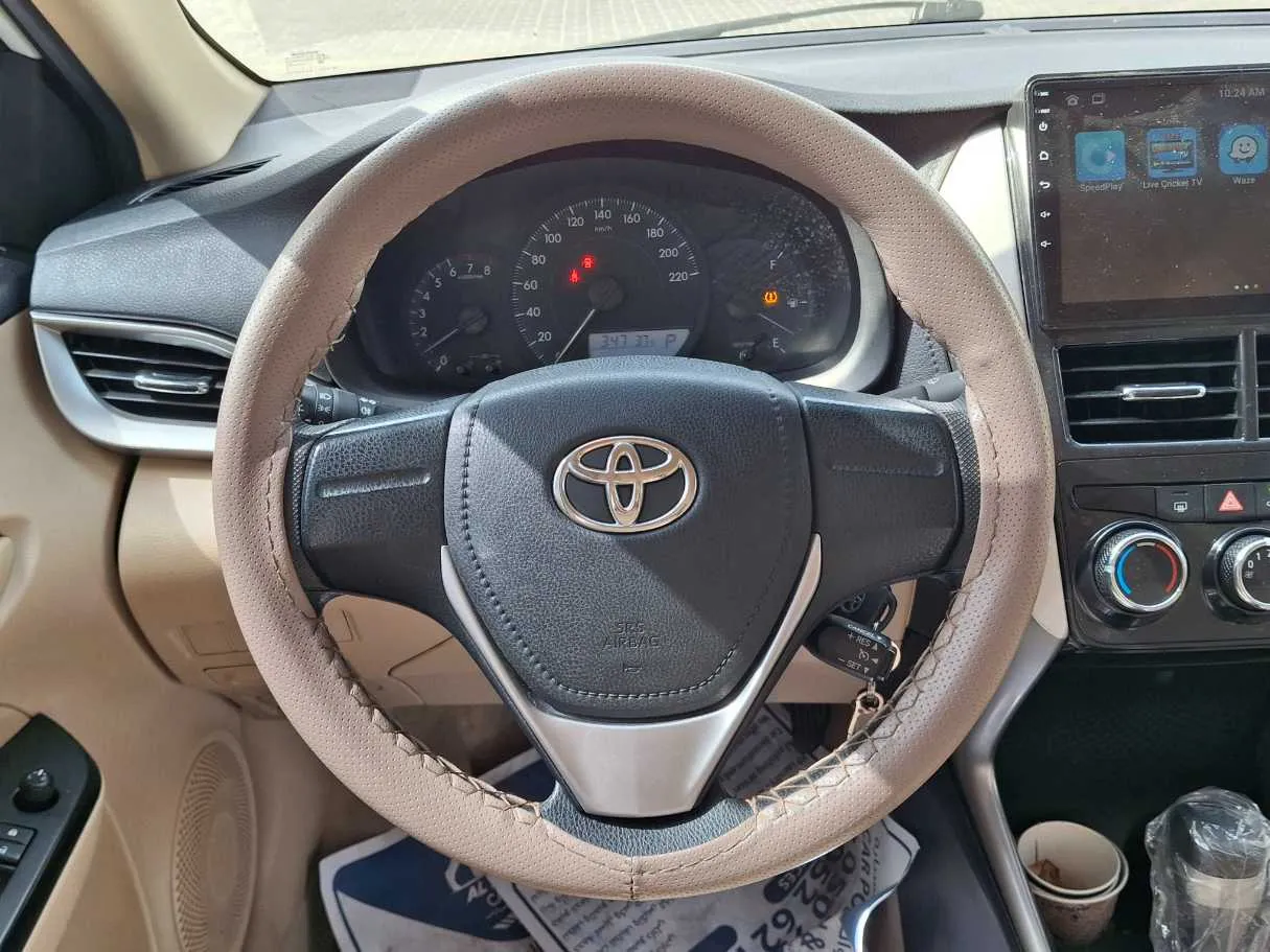 Car image 16