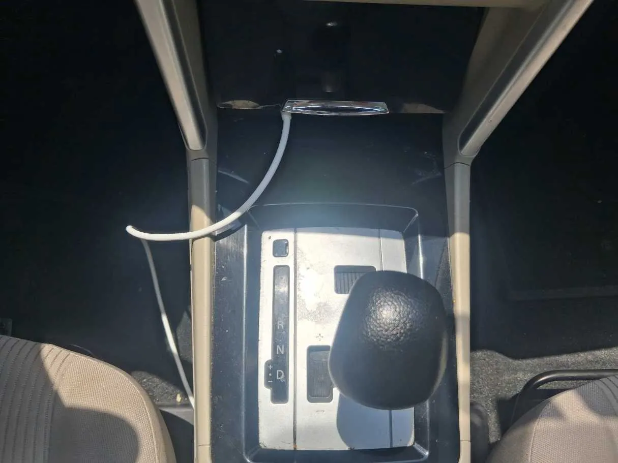 Car image 15