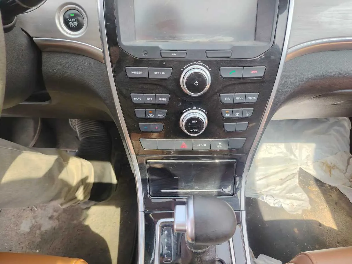Car image 23