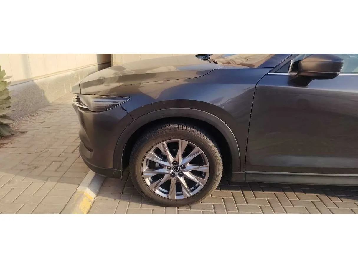 Car image 9