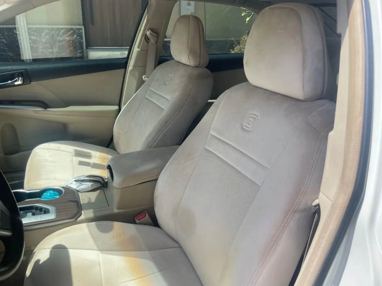 Car image 12