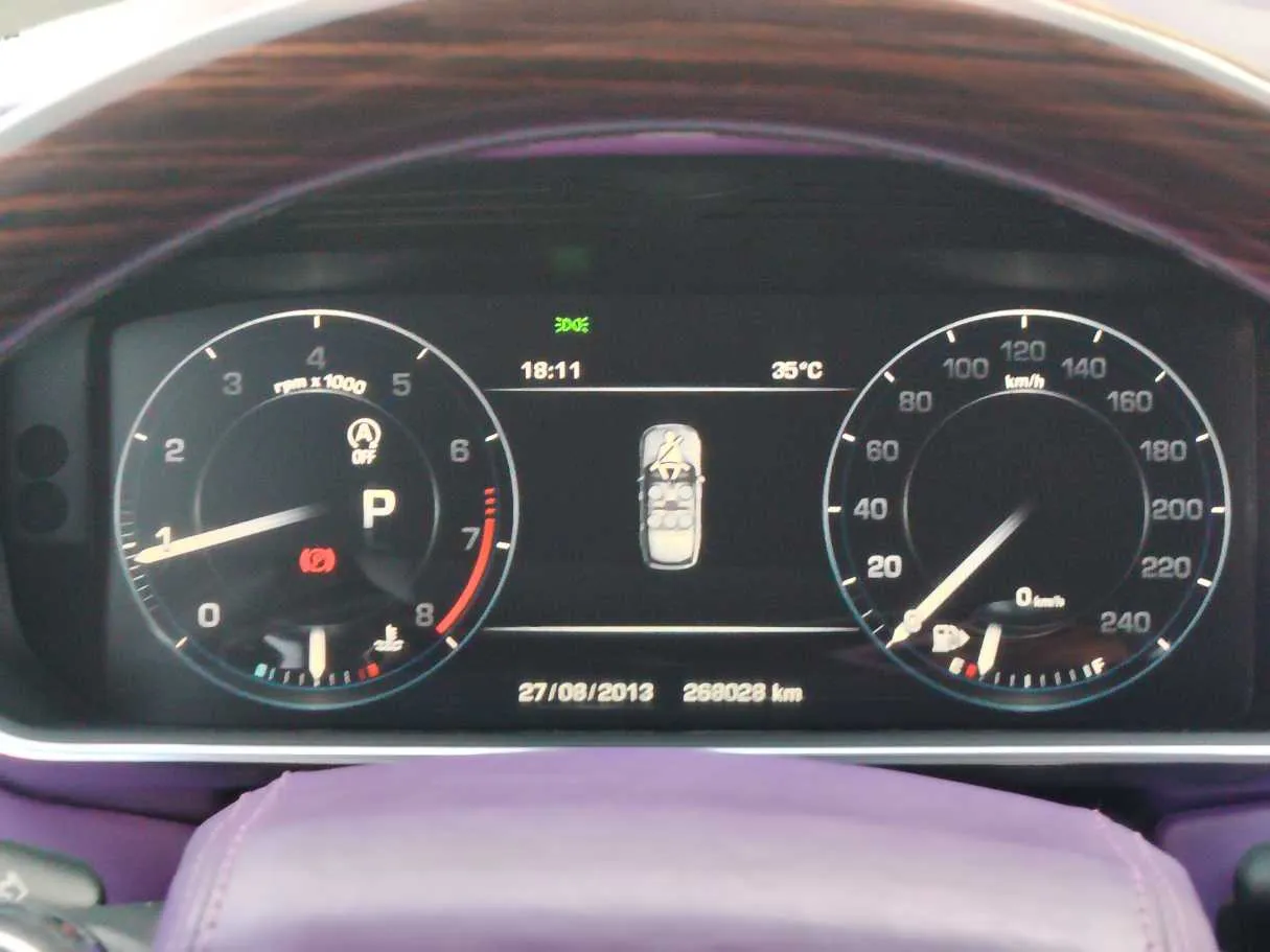Car image 24