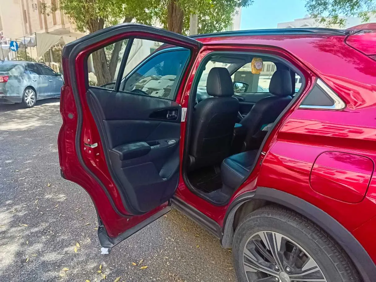 Car image 16