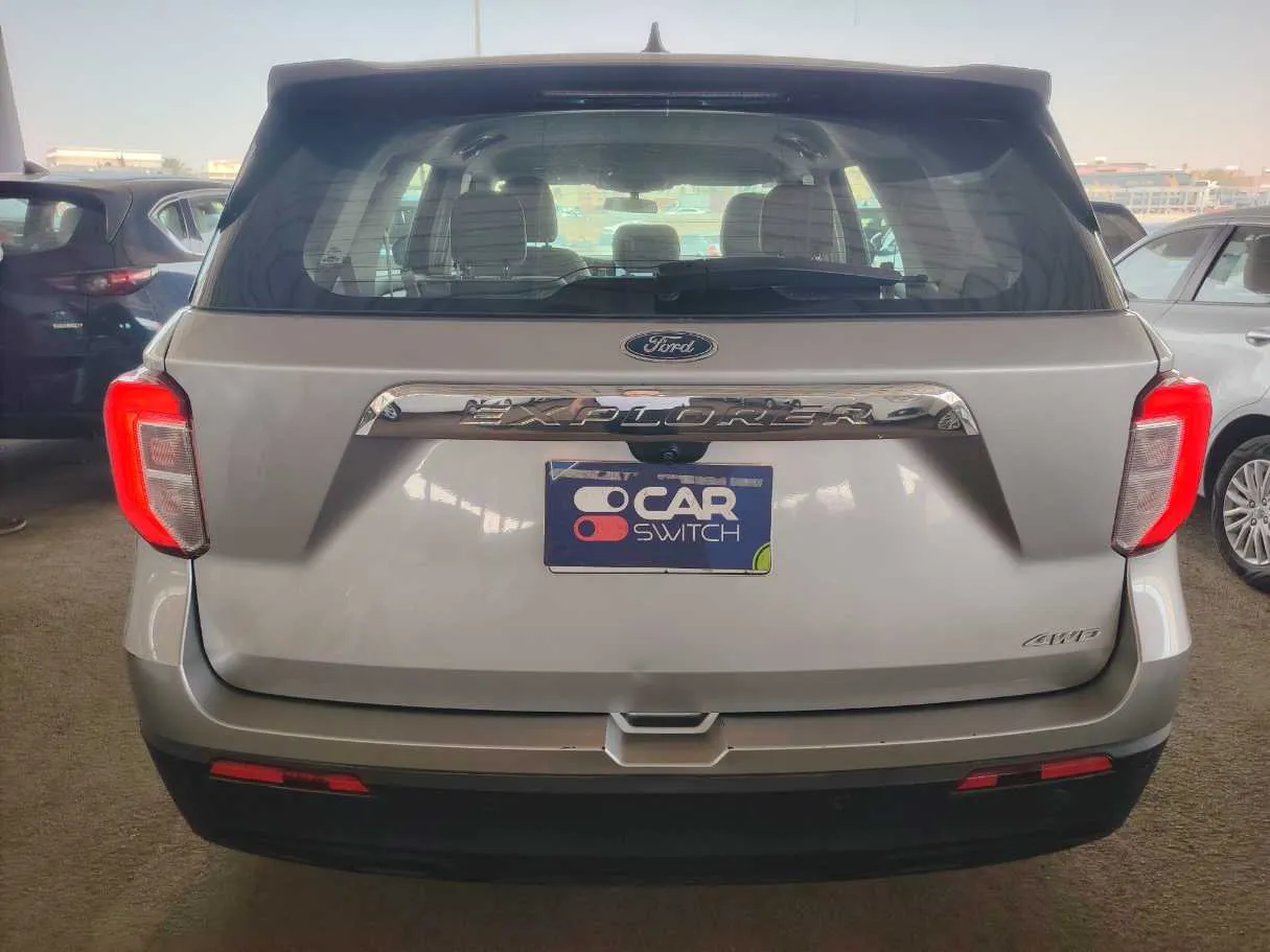 Car image 6