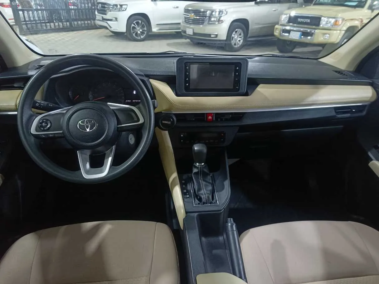 Car image 21