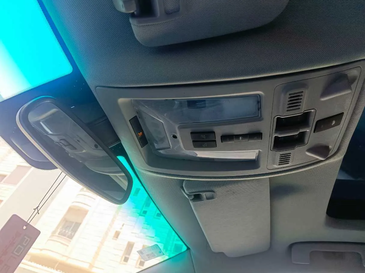 Car image 31