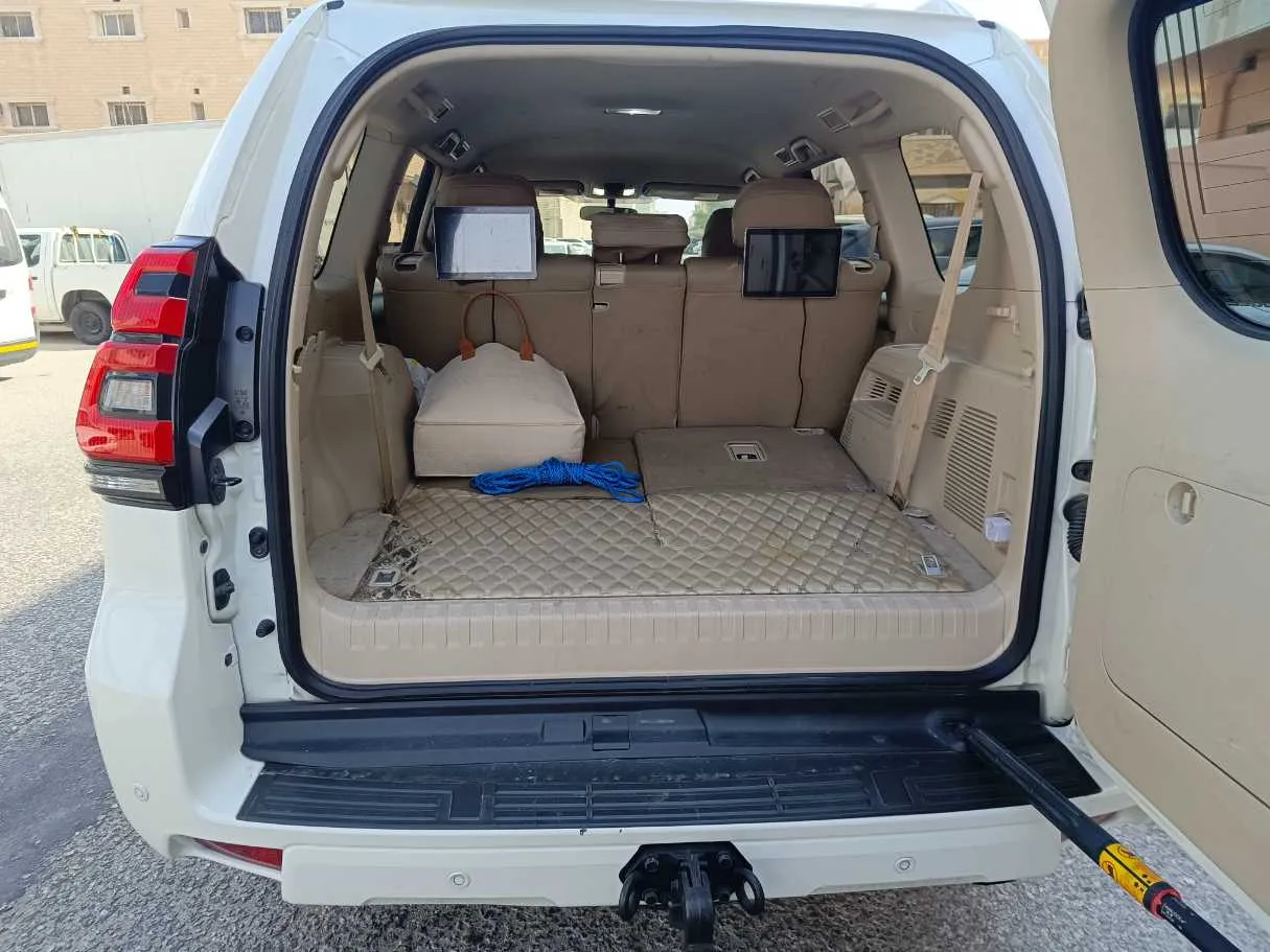 Car image 28