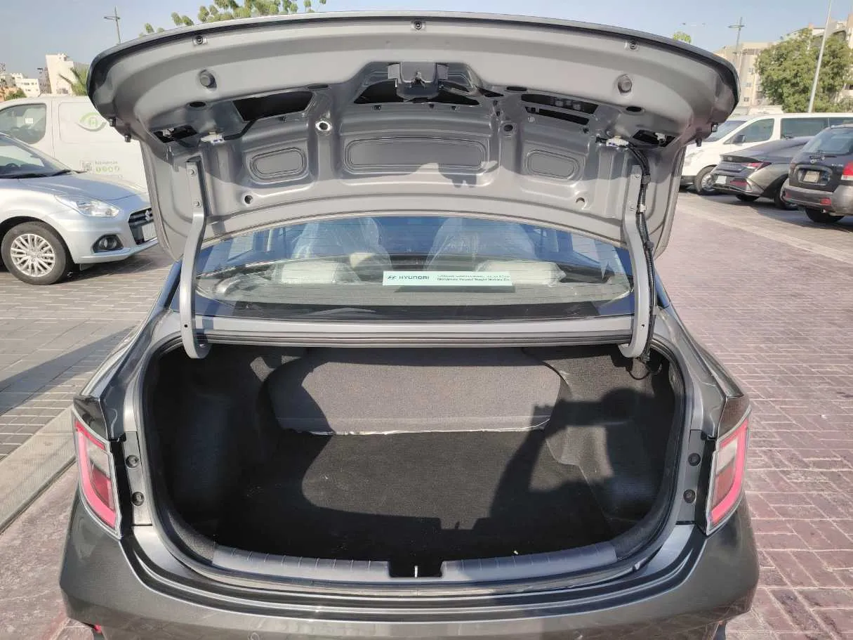 Car image 23