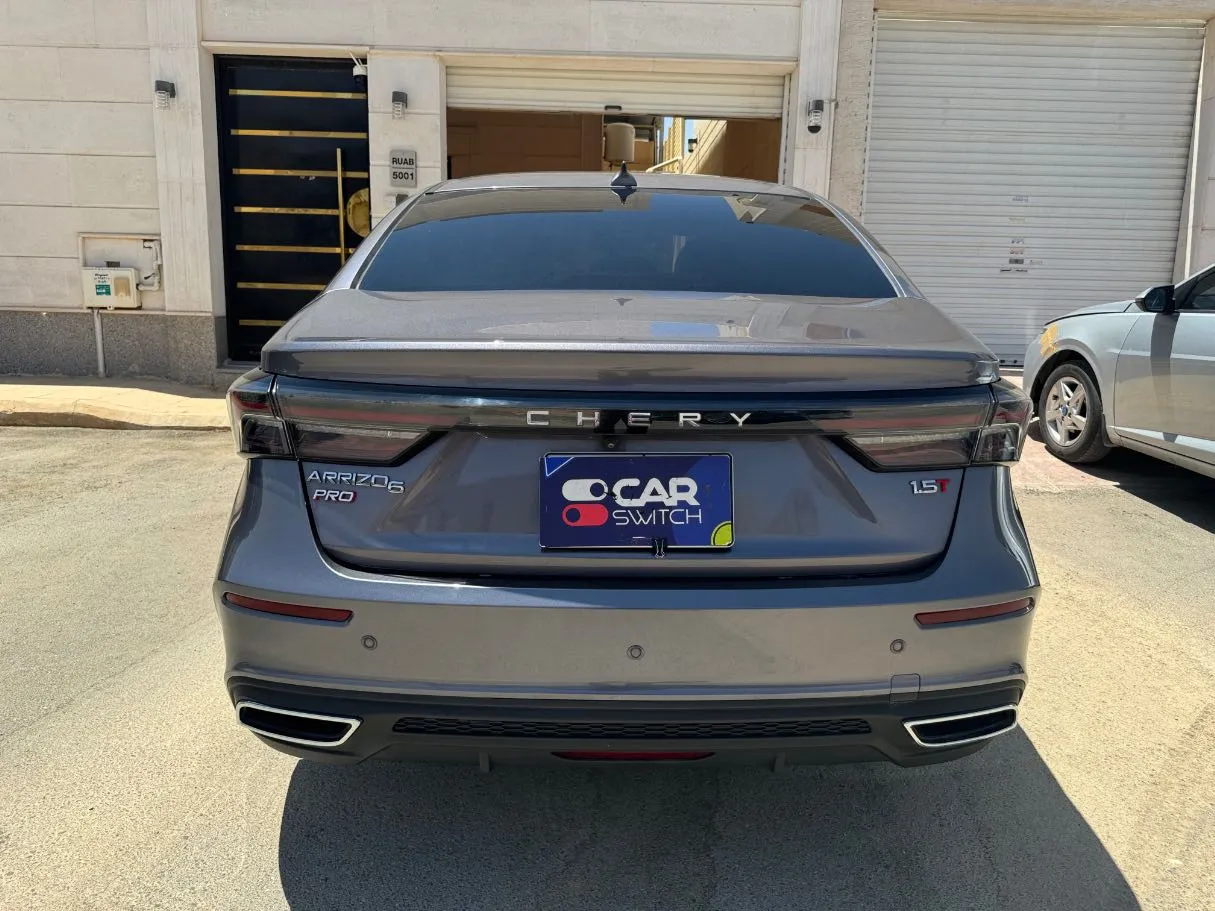 Car image 5