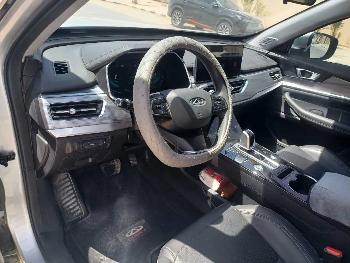 Car image 11