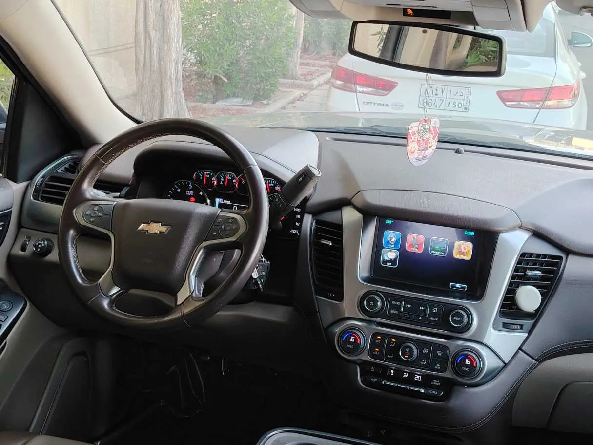 Car image 18