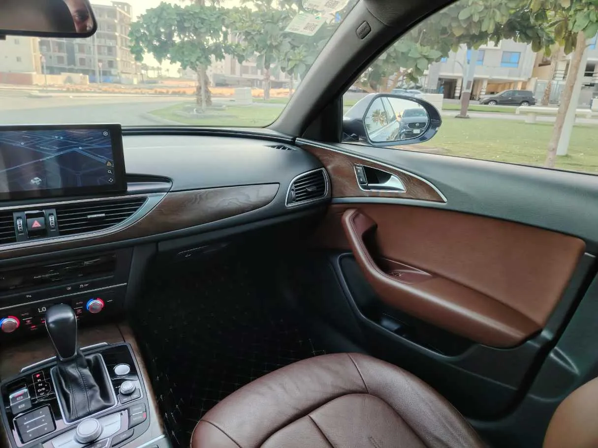 Car image 35