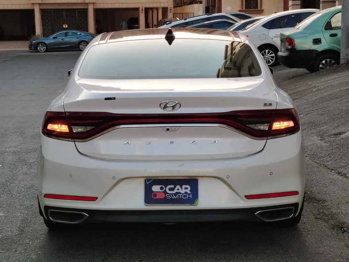 Car image 6
