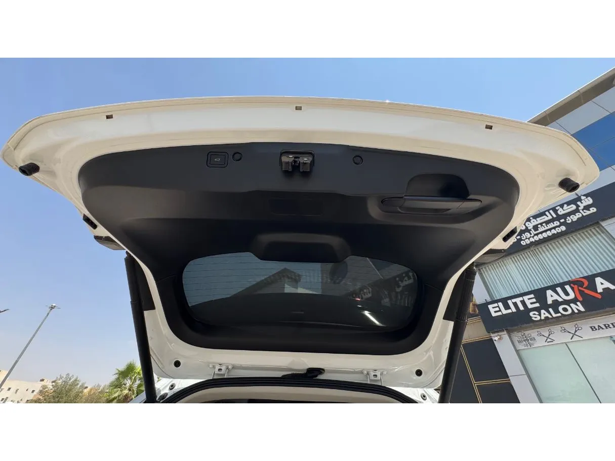 Car image 22