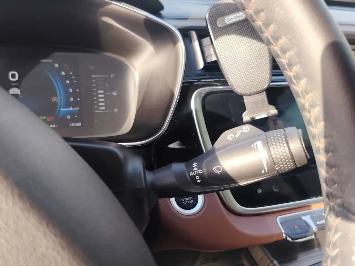 Car image 27