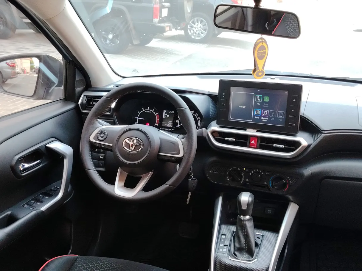 Car image 21