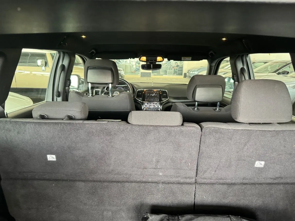 Car image 13