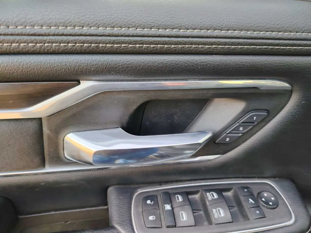 Car image 39