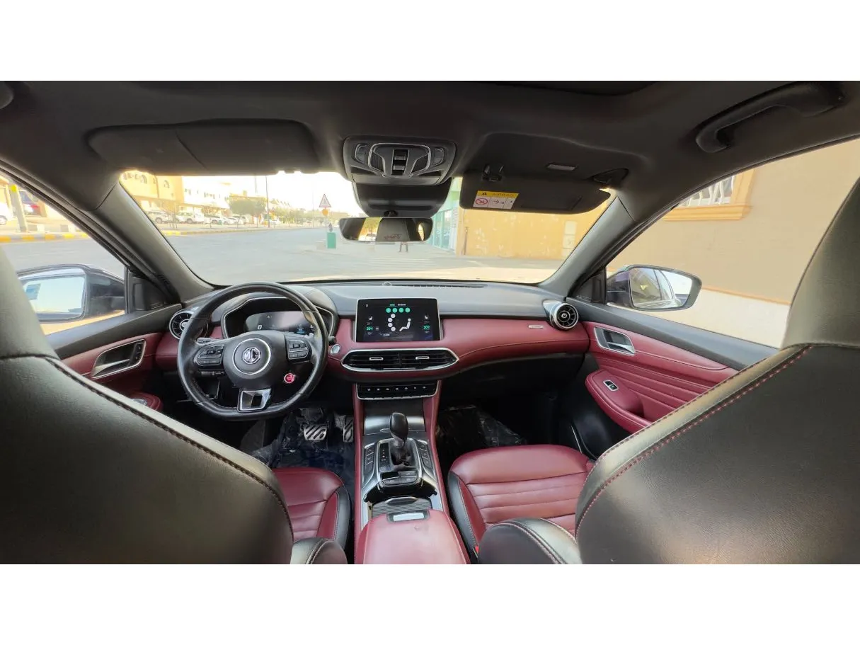 Car image 13