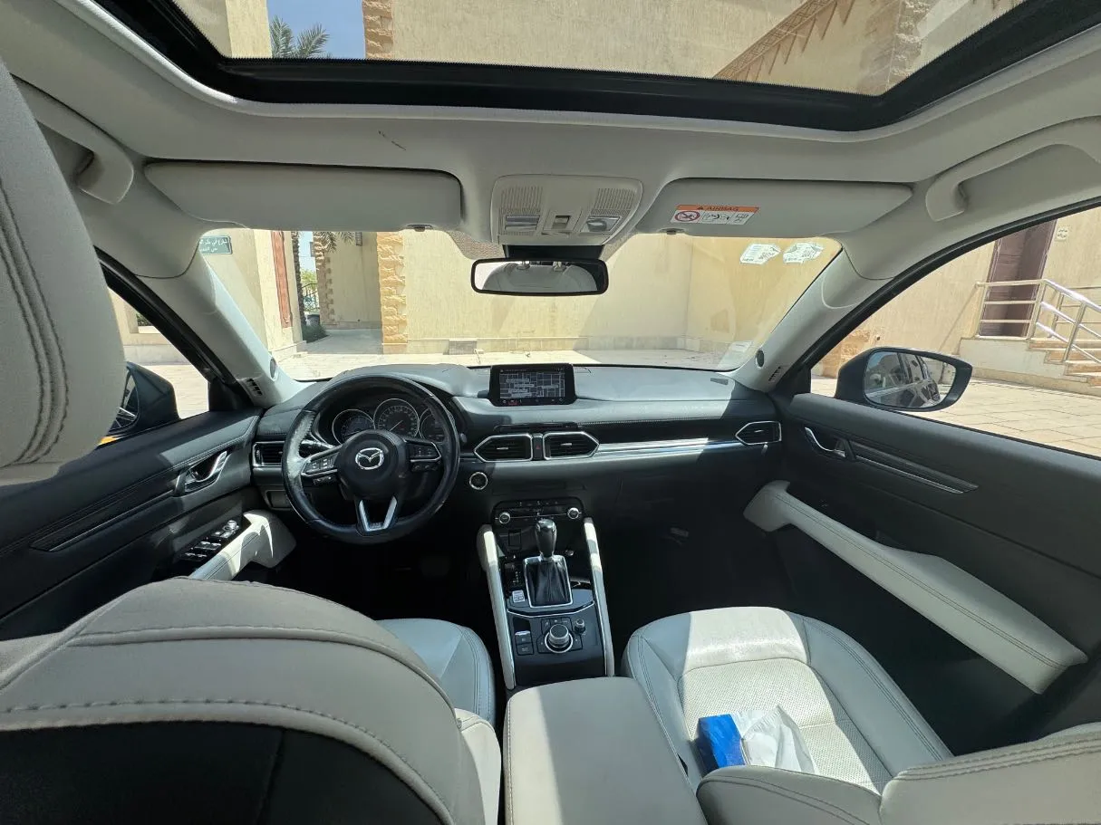 Car image 14