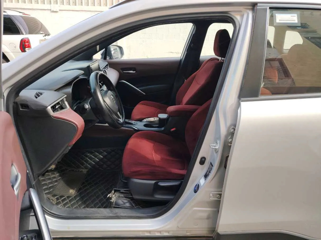 Car image 11