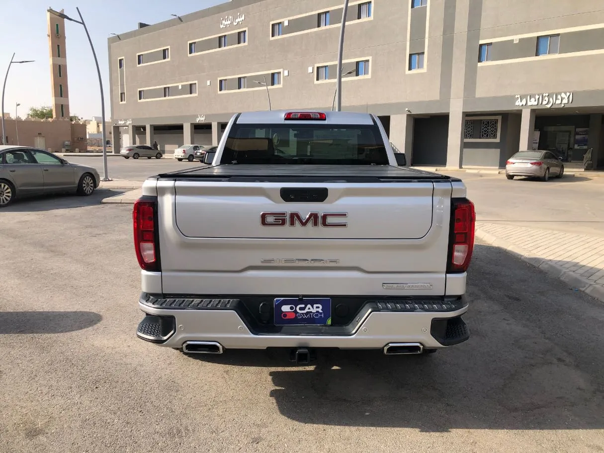 Car image 6