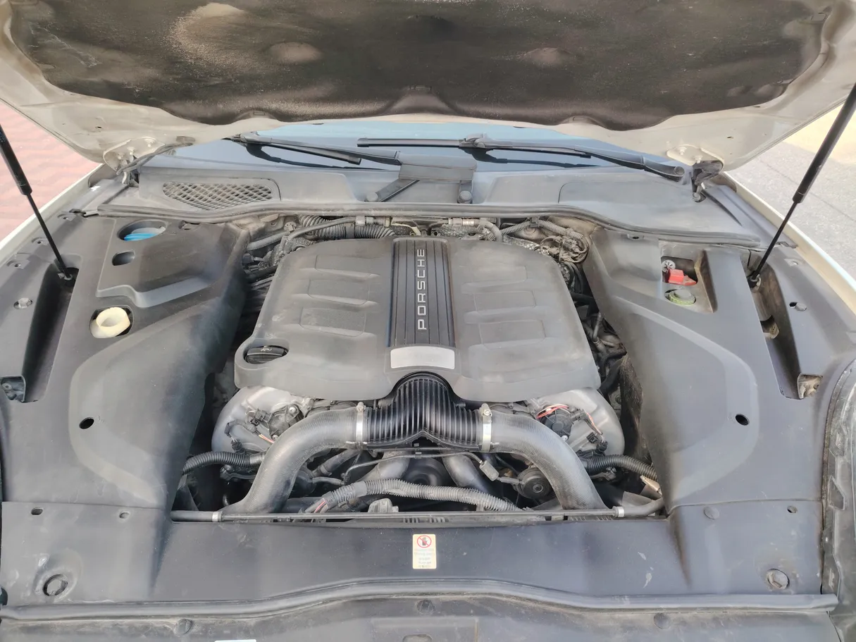 Car image 28