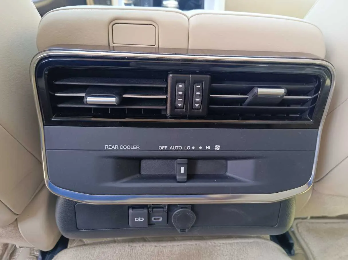 Car image 37