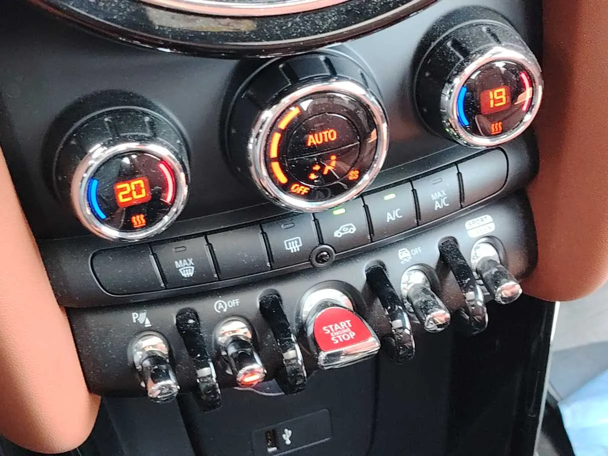 Car image 22