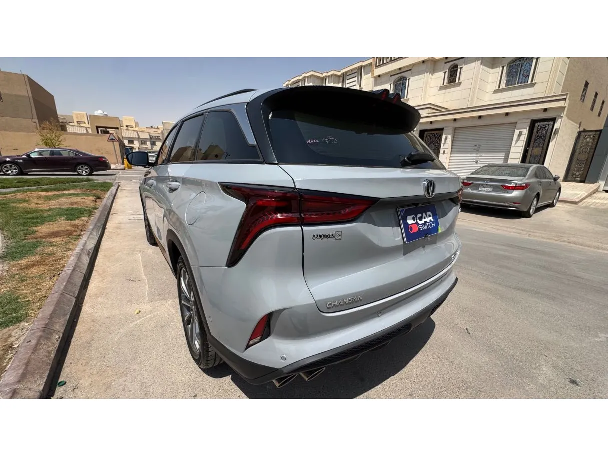 Car image 7