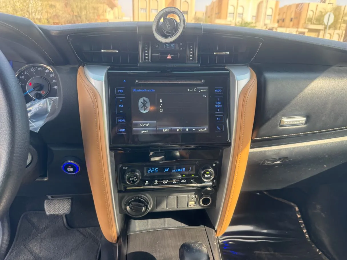 Car image 16