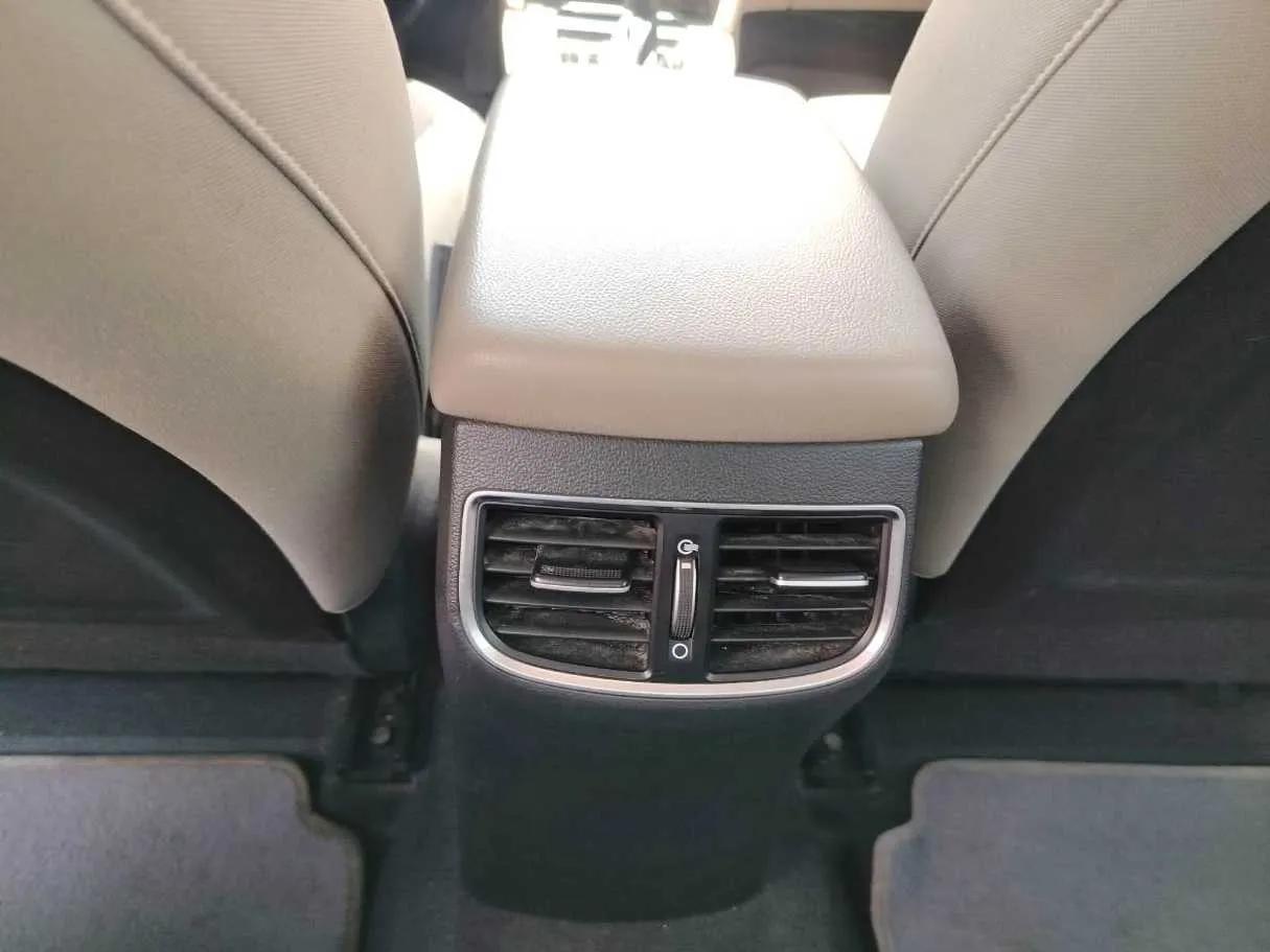 Car image 38