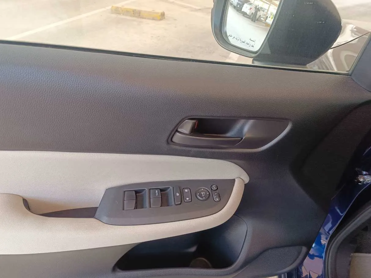 Car image 27