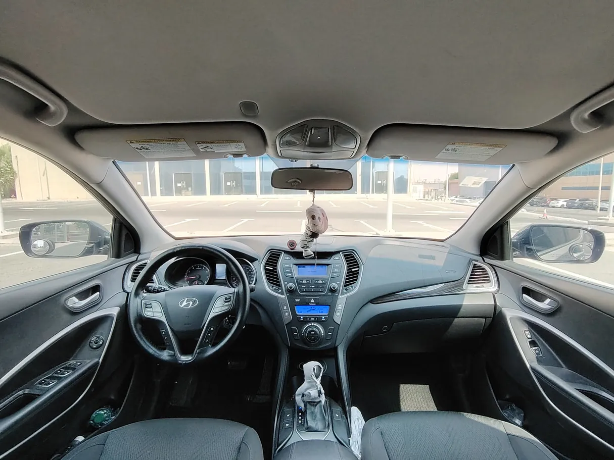 Car image 17