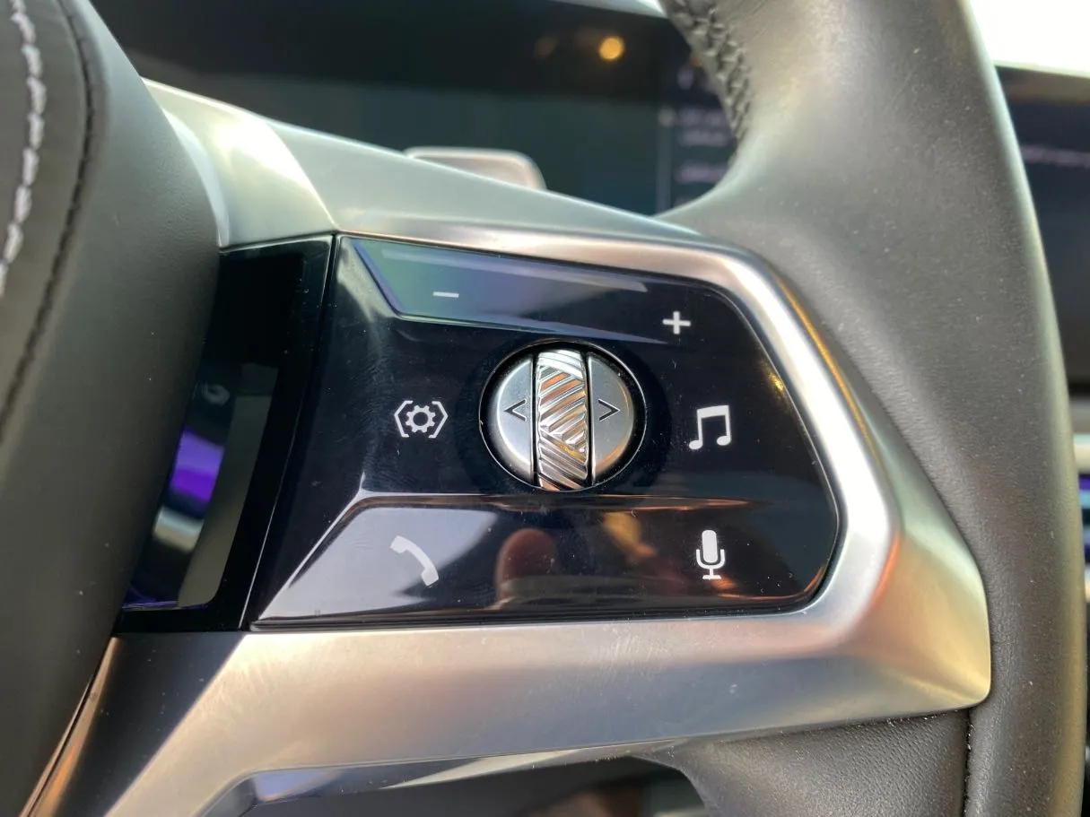 Car image 29