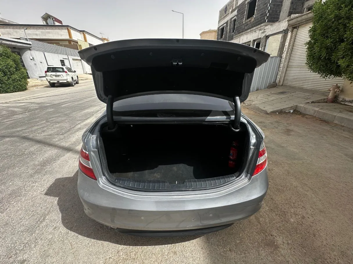 Car image 22