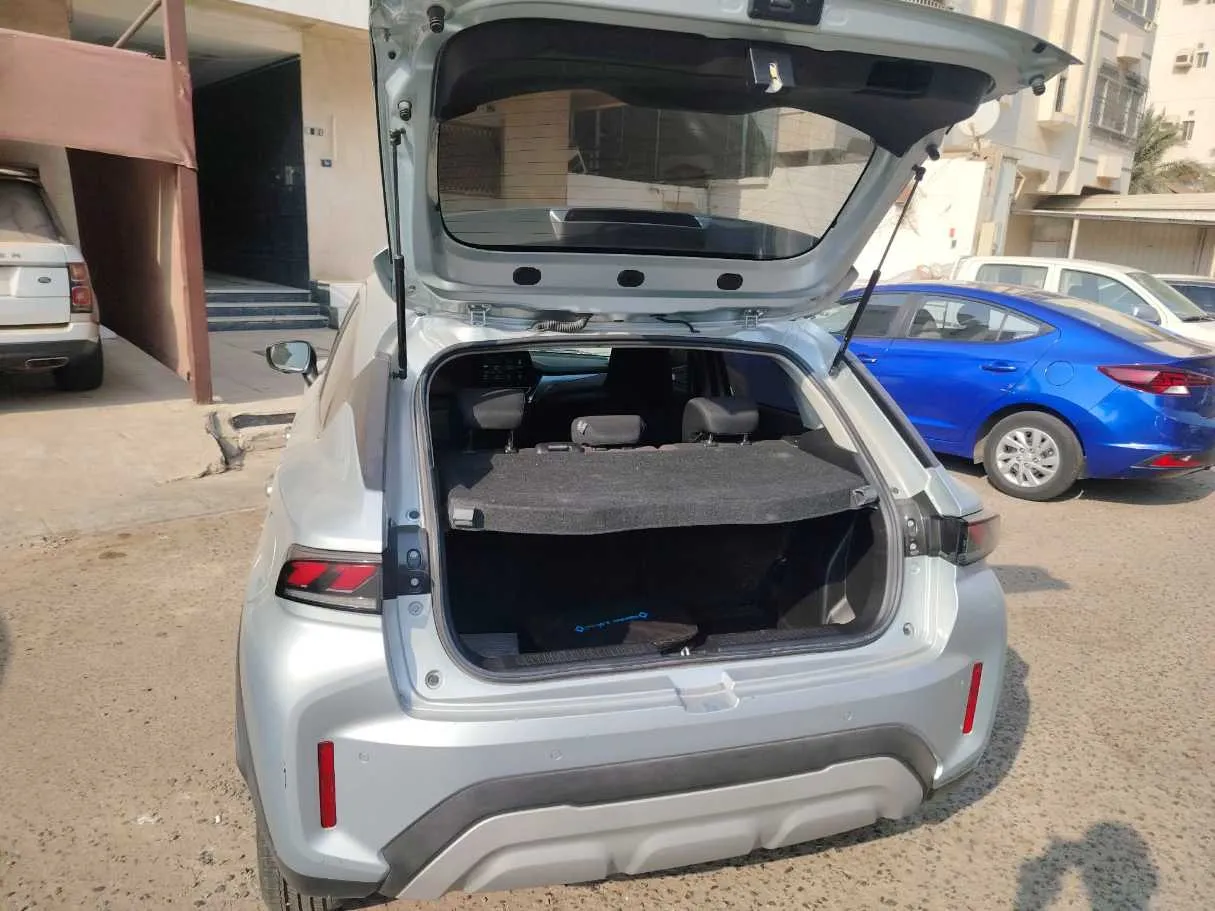 Car image 28