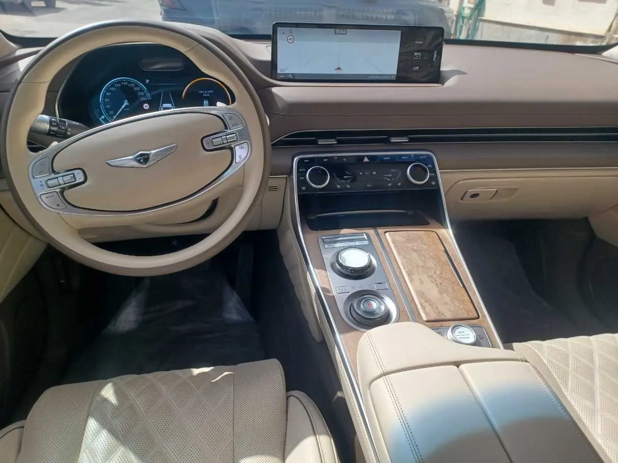 Car image 15