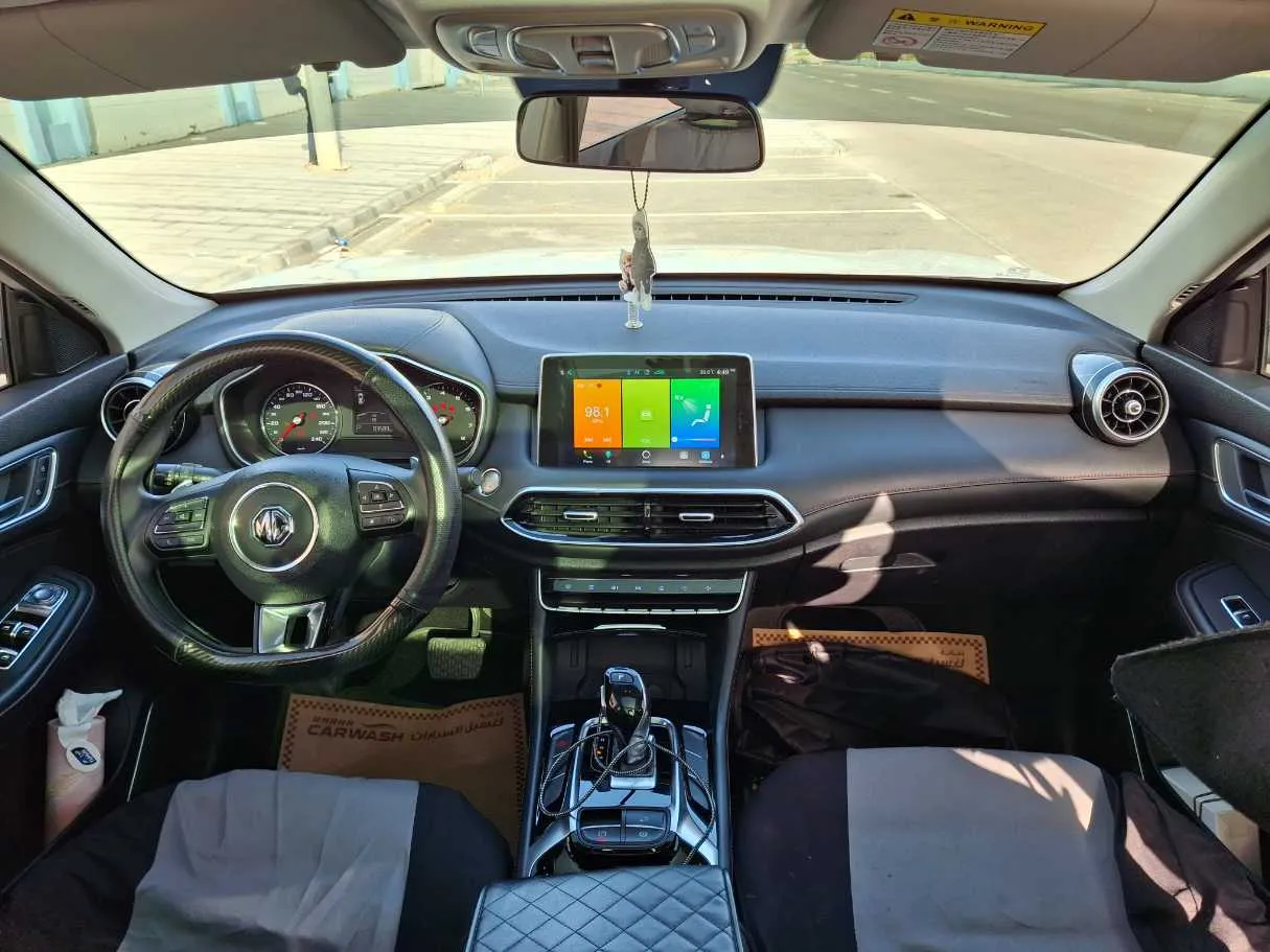Car image 15