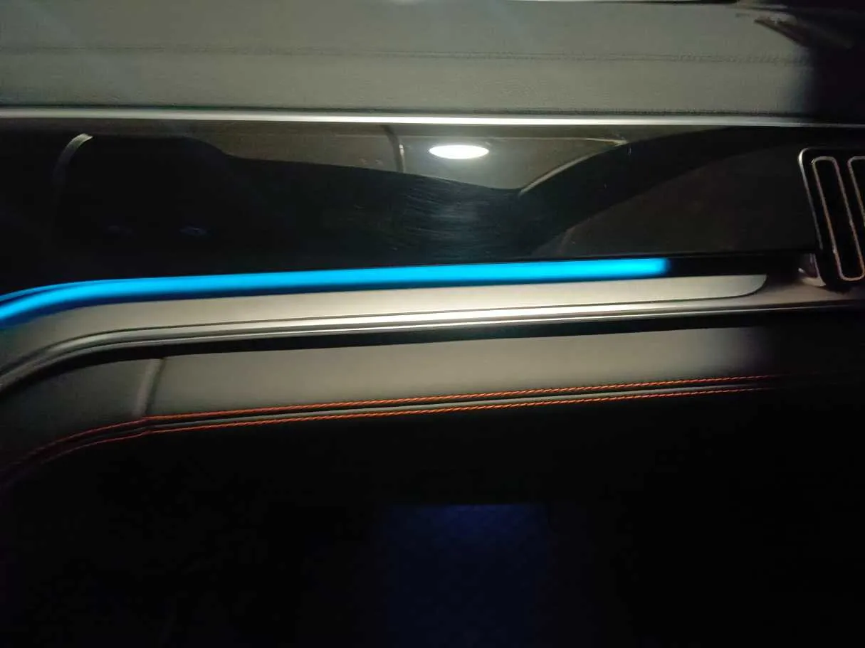 Car image 40