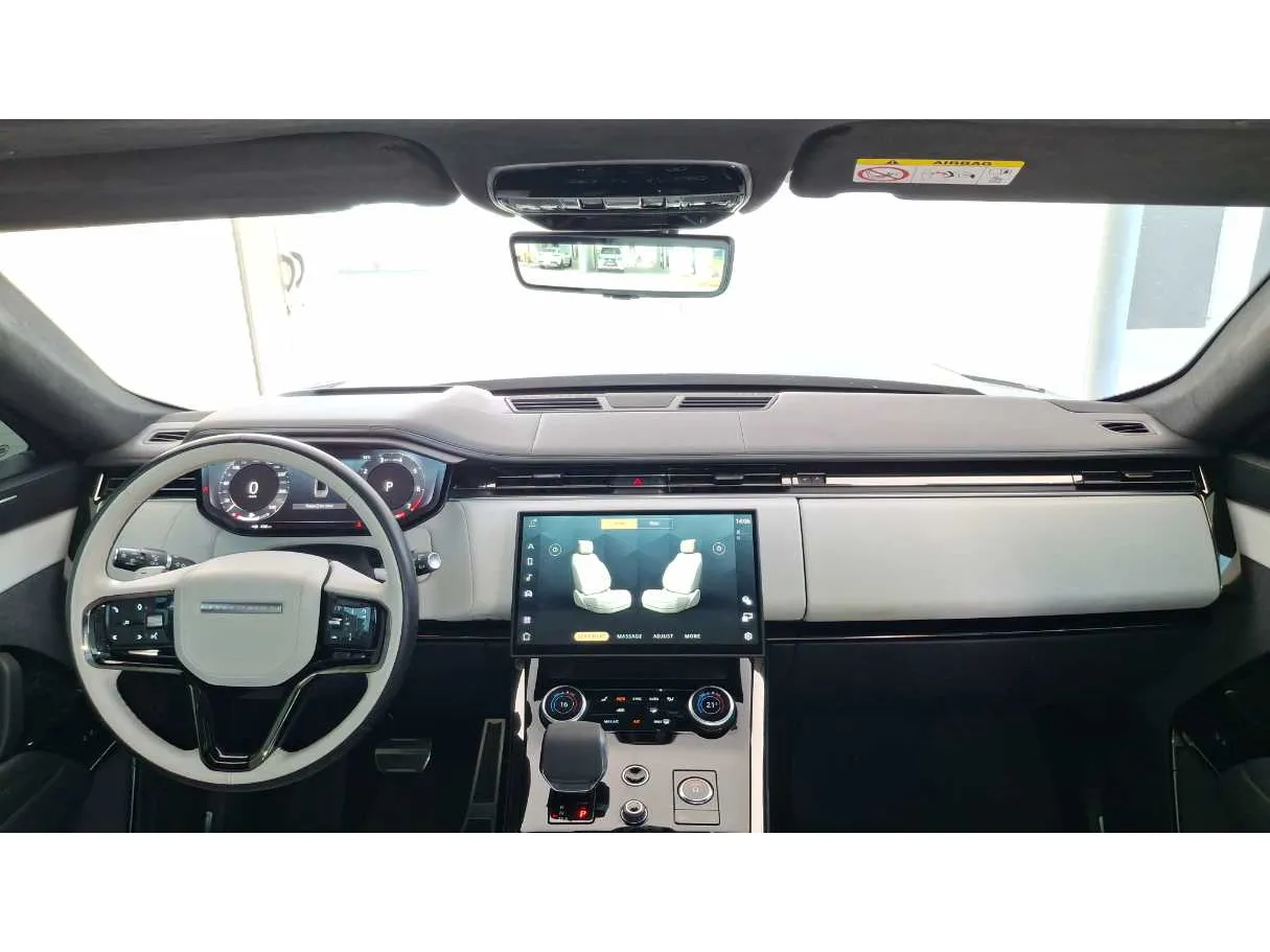 Car image 17