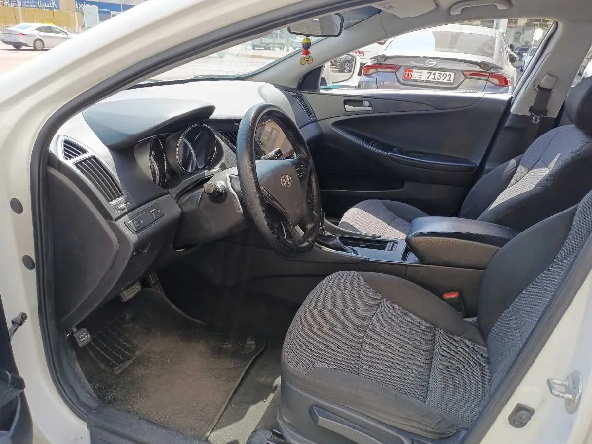 Car image 11