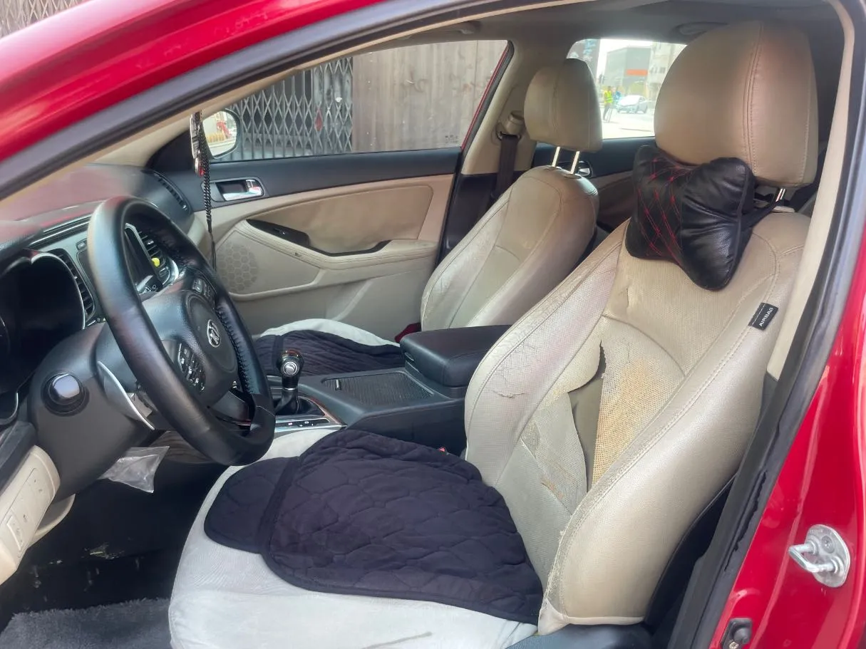 Car image 13