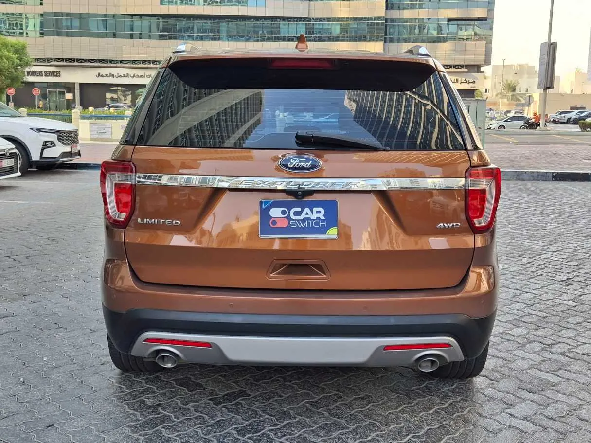 Car image 6