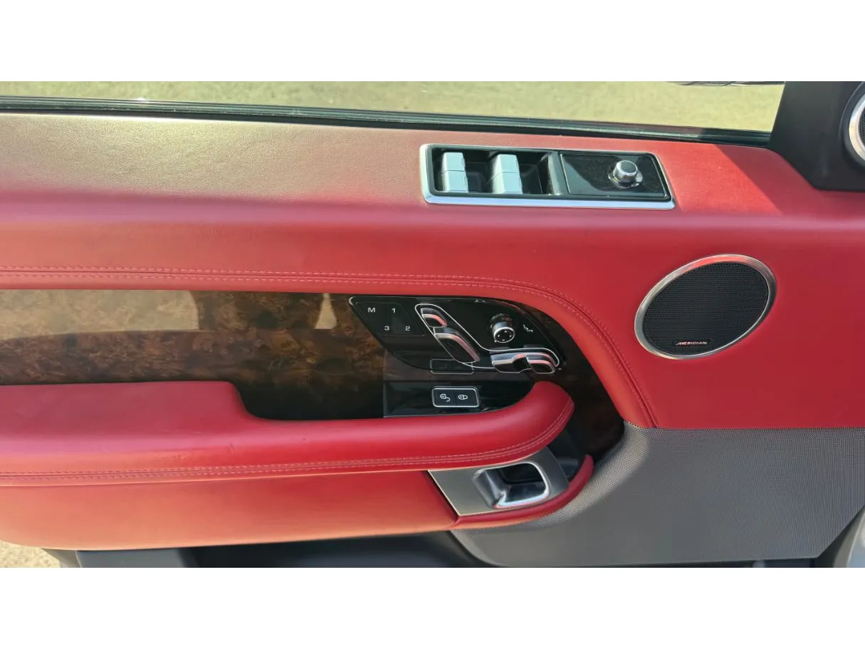 Car image 28