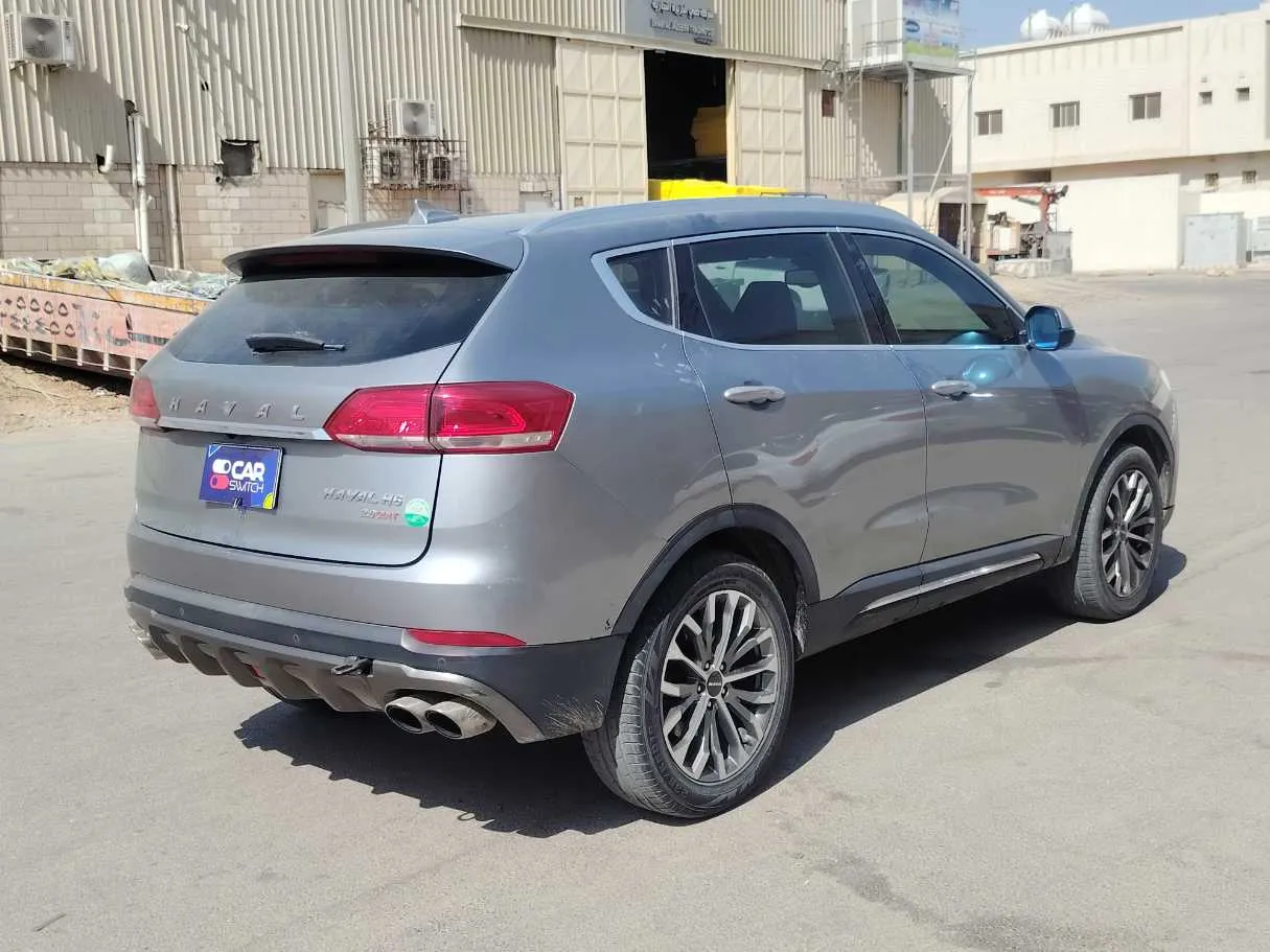 Car image 5