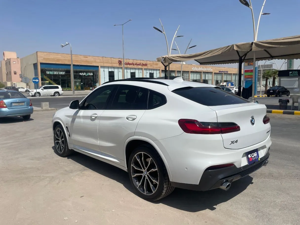 Car image 7