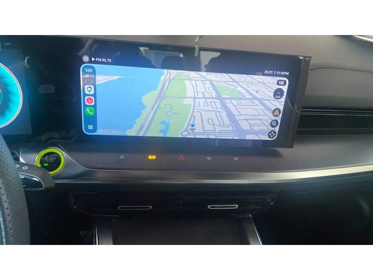 Car image 18