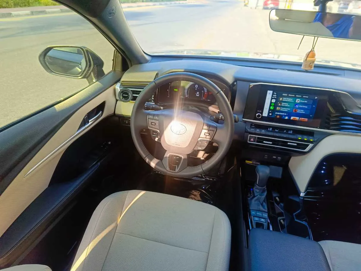 Car image 26
