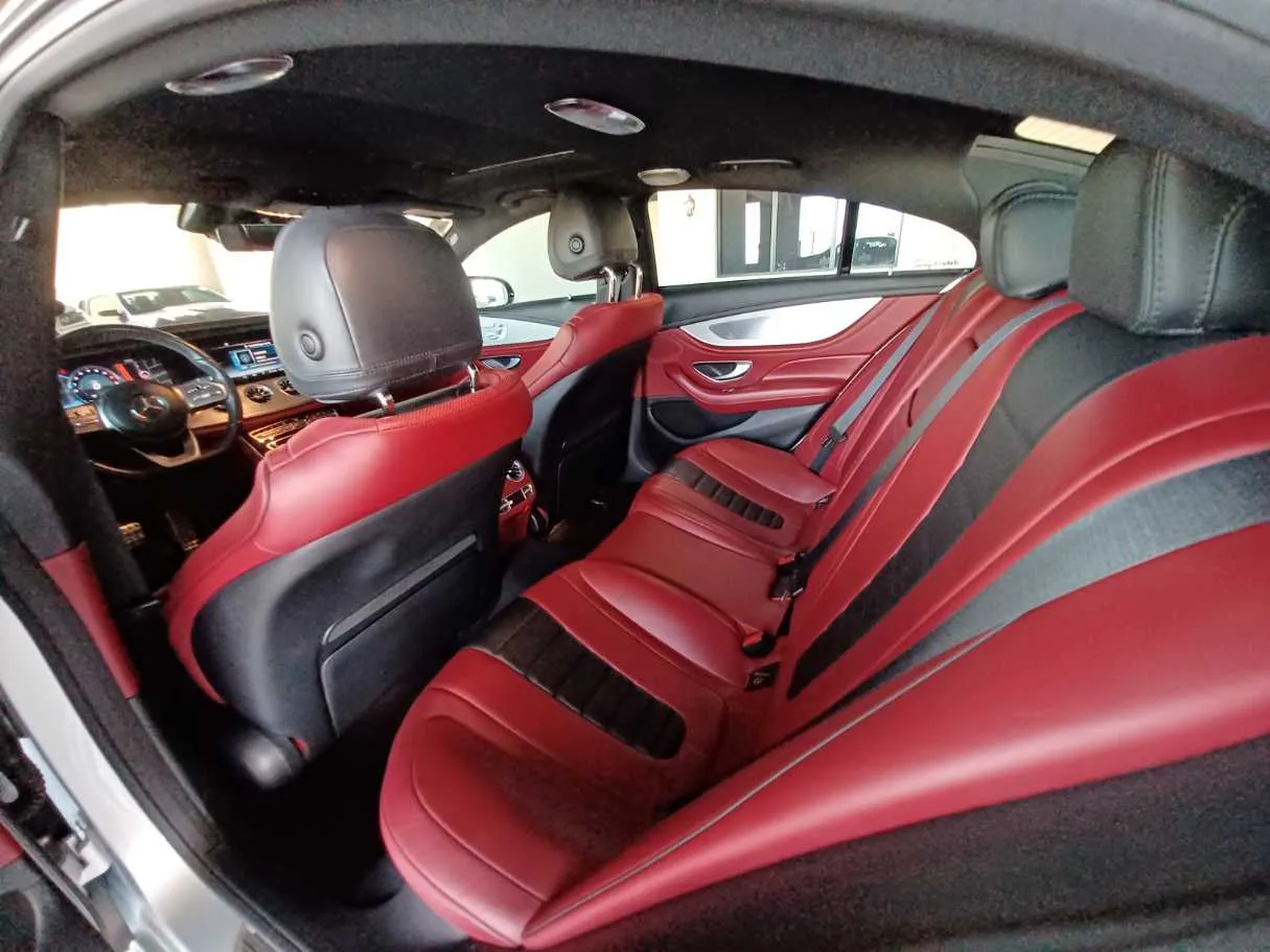 Car image 12